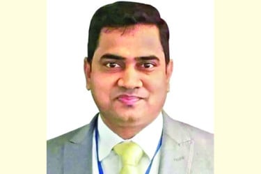 ভ্রাতৃত্বের মাধ্যমে জনগণকে আপন করতে হবে