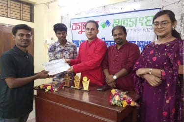 বেরোবি বসুন্ধরা শুভসংঘের উদ্যোগে বক্তৃতা প্রতিযোগিতা
