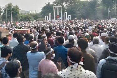 আমরণ অনশন ও সমাবেশ : শহীদ মিনারে এমপিওভুক্ত শিক্ষক-কর্মচারীরা
