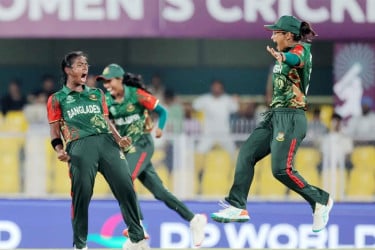 শুরুতেই লঙ্কান শিবিরে মারুফার আঘাত