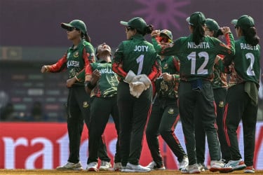 সেমির স্বপ্ন বাঁচাতে টাইগ্রেসদের প্রয়োজন ২০৩ রান