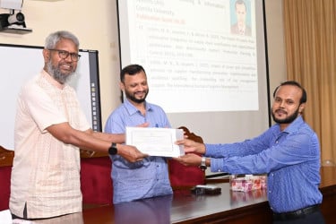 কুমিল্লা বিশ্ববিদ্যালয়ে গবেষণায় অবদান রাখায় ১২ শিক্ষককে প্রণোদনা