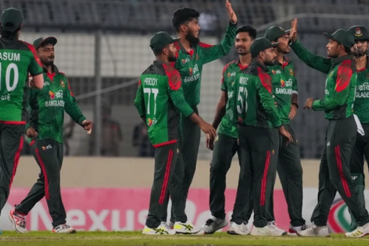 ৭ উইকেট হারিয়ে ধুকছে ওয়েস্ট ইন্ডিজ