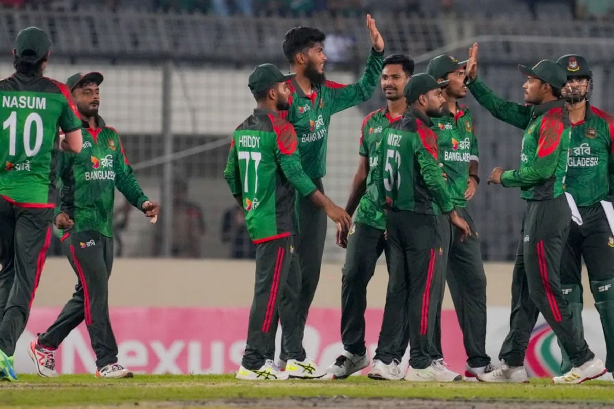 ৭ উইকেট হারিয়ে ধুকছে ওয়েস্ট ইন্ডিজ
