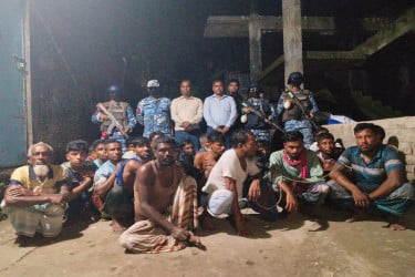 মেঘনায় মা ইলিশ শিকারের দায়ে ১৯ জেলের দণ্ড