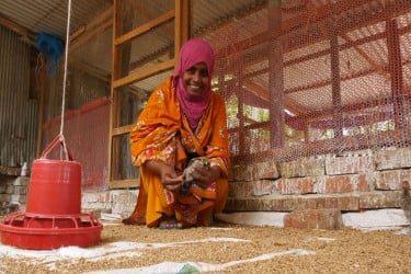 খামার করে স্বাবলম্বী শৈলকুপার খুশি খাতুন