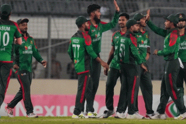 ৭ উইকেট হারিয়ে ধুকছে ওয়েস্ট ইন্ডিজ