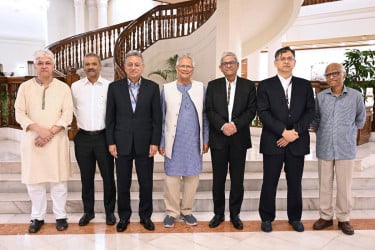 অন্তর্বর্তী সরকারকে তত্ত্বাবধায়কের ভূমিকায় যেতে হবে: মির্জা ফখরুল