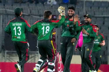 সুপার ওভারে গড়াল টাইগারদের ম্যাচ