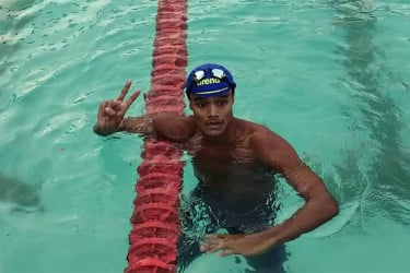জাতীয় সাঁতারের দ্বিতীয় দিনে রাফির চার রেকর্ড