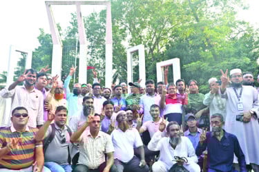 দাবি পূরণ, আজ ক্লাসে ফিরছেন শিক্ষকরা