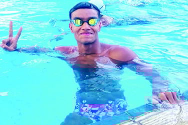 সাঁতারে দিনটি ছিল রাফির