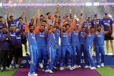 অধিনায়ক ও খেলোয়াড় পাঠিয়ে ভারতকে ট্রফি নিতে বললেন নাকভি