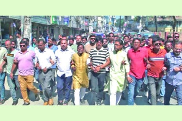 আজাদের গ্রেপ্তার চায় ফরিদপুরের ছাত্র-জনতা