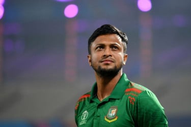 দেশের মাটিতেই অবসর নেওয়ার আশা সাকিবের