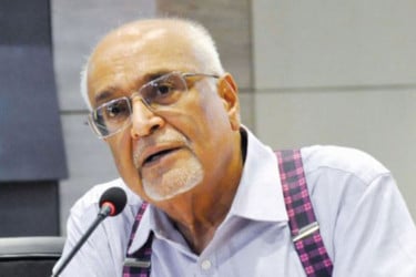 প্রধান উপদেষ্টার আকাঙ্ক্ষা সহযোগীরা এগিয়ে নিতে পারেননি: দেবপ্রিয় ভট্টাচার্য