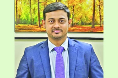 এনসিপি থেকে পদত্যাগ নাসীরুদ্দীন পাটওয়ারীর