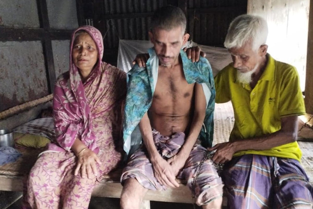 প্রায় এক যুগ ধরে শেকলবন্দি মামুন
