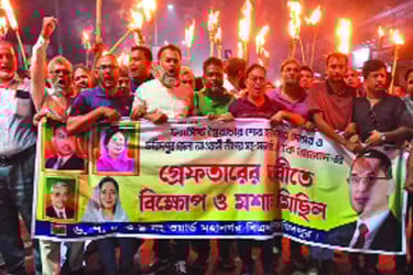 এ কে আজাদের গ্রেপ্তার দাবিতে বিএনপির মশালমিছিল