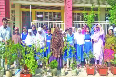 আখাউড়ার বিদ্যালয়ে বাগান করে দিল বসুন্ধরা শুভসংঘ