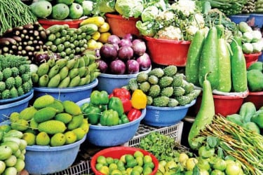 রাজধানীর বাজারে কিছুটা স্বস্তি, কমেছে সবজির দাম
