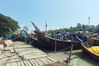 শনিবার মধ্যরাত থেকে উঠছে নিষেধাজ্ঞা, ইলিশ শিকারে নামবেন জেলেরা