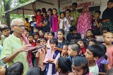 শিশুদের মাঝে বেঁচে থাকতে চান নাসির