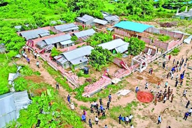 নিশ্চিহ্ন অর্ধশতাধিক পাহাড়