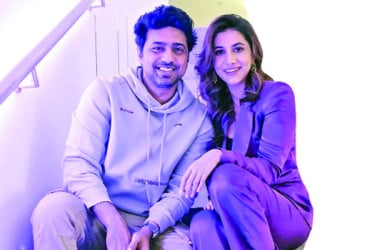 মান ভাঙছে দেব-রুক্নিণীর?