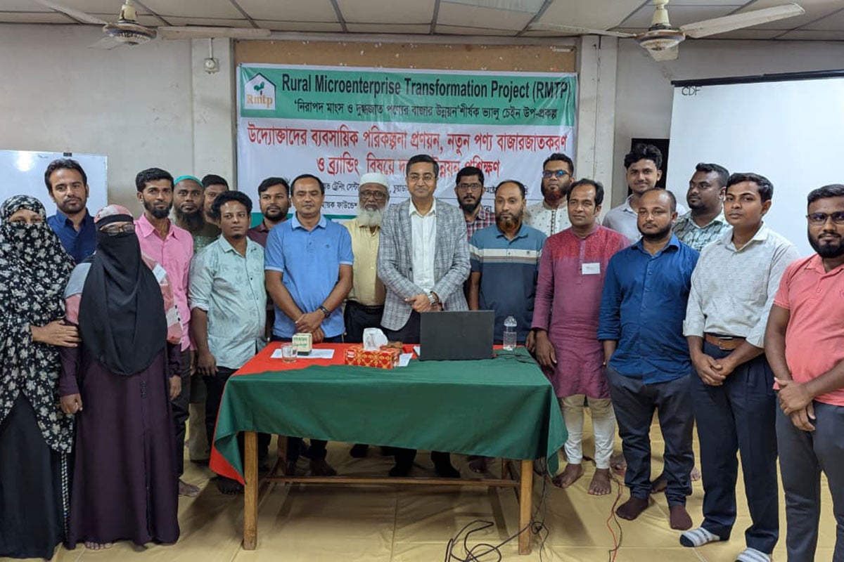 চুয়াডাঙ্গায় তরুণ উদ্যোক্তাদের দিনব্যাপী প্রশিক্ষণ