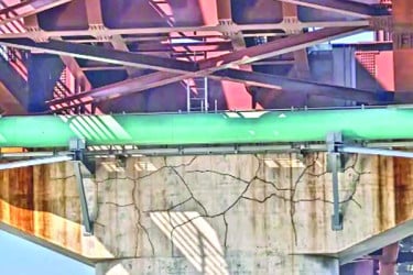 যমুনা রেলসেতুর পিলারে ফাটল!