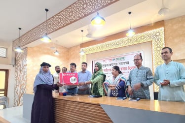 চুয়াডাঙ্গায় ৪০ নারী পেলেন বসুন্ধরা শুভসংঘের সেলাই মেশিন