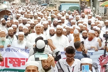 নভেম্বরের মধ্যে গণভোট করে জুলাই সনদের আইনি ভিত্তি দিতে হবে : মামুনুল হক