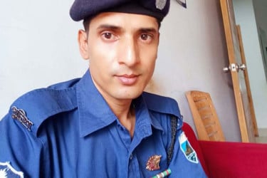 বগুড়ায় বিদ্যুৎস্পৃষ্ট হয়ে পুলিশ কনস্টেবলের মৃত্যু