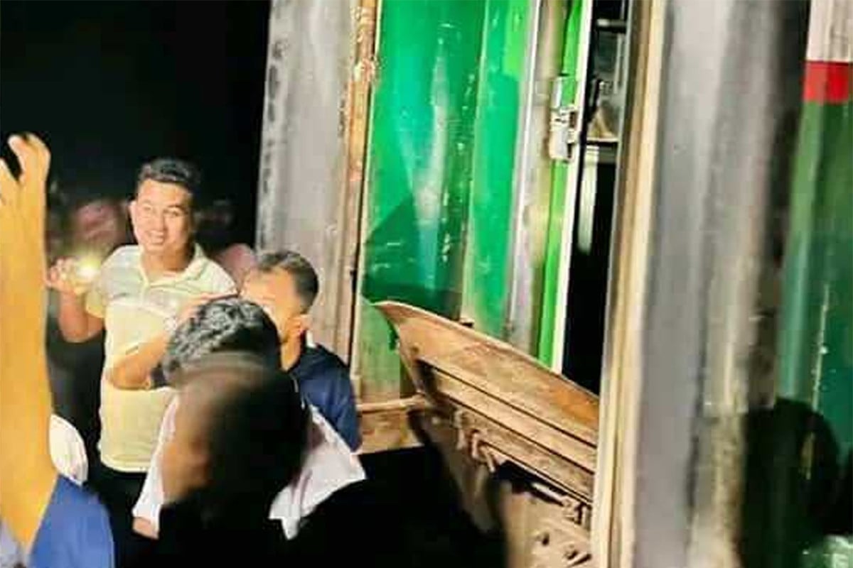 চলন্ত অবস্থায় বগি বিচ্ছিন্ন, ফেলেই ২ কিলোমিটার গেল ট্রেন