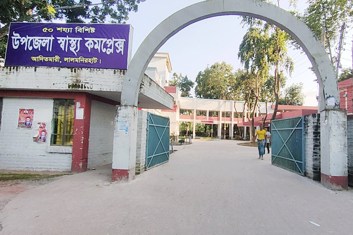 পারিবারিক কলহের জেরে নিজের গলায় ছুরি চালালেন যুবক
