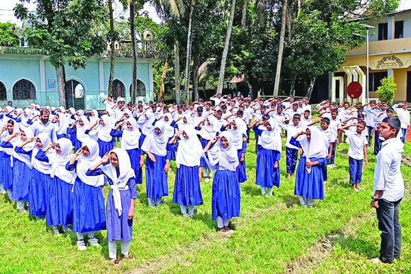শিক্ষা ও সেবায় বদলে যাচ্ছে যে জনপদ