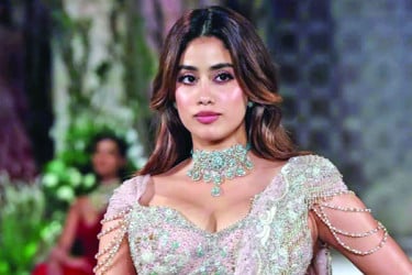 বিরতিতে জাহ্নবী