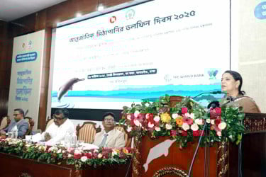 ‘ডলফিন বাঁচলে নদী বাঁচবে, নদী বাঁচলে মানুষও বাঁচবে’