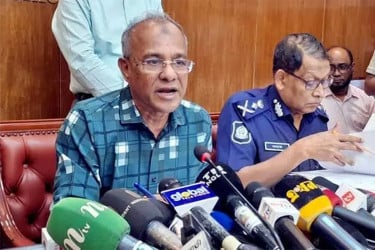 নির্বাচনে লেভেল প্লেয়িং ফিল্ড নিশ্চিতের চেষ্টা করা হচ্ছে : স্বরাষ্ট্র উপদেষ্টা