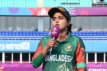 বৃষ্টির কারণে ৩৫ মিনিট দেরিতে টস, ব্যাটিং করবে বাংলাদেশ