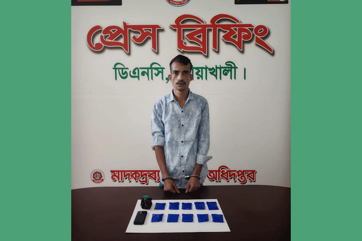 বাসে যাত্রী সেজে মাদক পাচার: ২ হাজার ইয়াবাসহ ধরা ১৫ মামলার আসামি