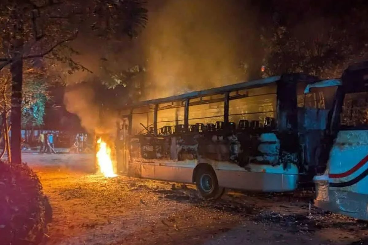 থুতু পড়া থেকে শুরু: যে কারণে সংঘর্ষে জড়িয়েছিল ড্যাফোডিল ও সিটি ইউনিভার্সিটির শিক্ষার্থীরা