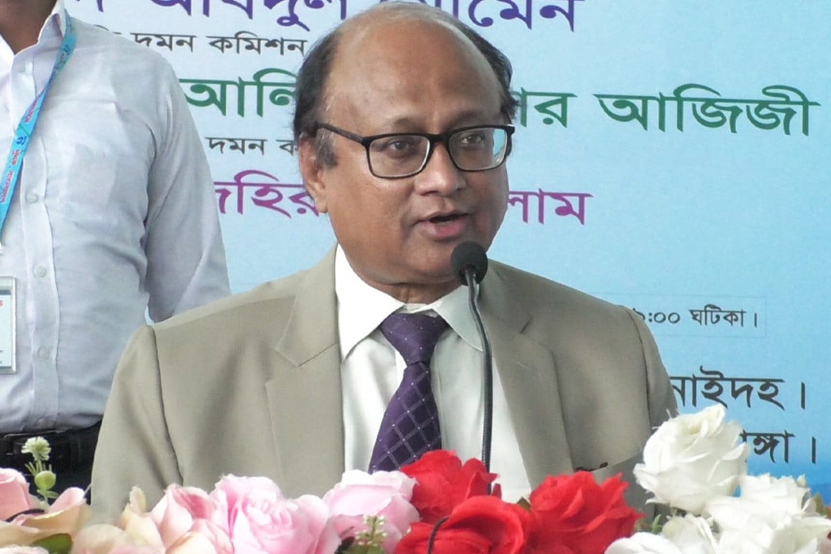 দুর্নীতিবাজদের অনেকে রাজনীতিবিদদের দ্বারা লালিত হয় : দুদক চেয়ারম্যান