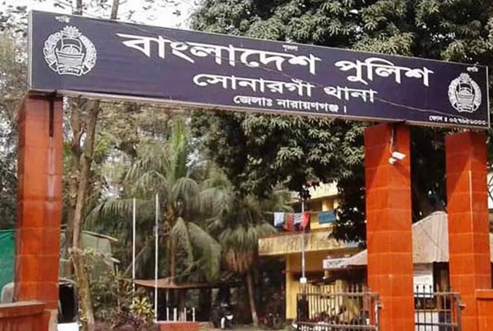 সোনারগাঁয়ে দেশীয় পাইপগান ও কার্তুজ উদ্ধার