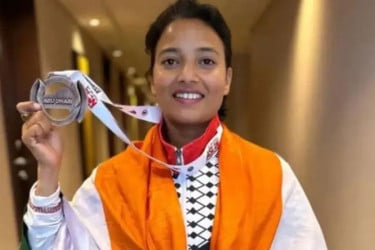 ঝুলন্ত অবস্থায় খেলোয়াড়ের মরদেহ উদ্ধার