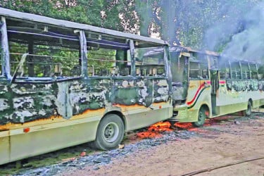 দুই বিশ্ববিদ্যালয় শিক্ষার্থীদের সংঘর্ষে রণক্ষেত্র ক্যাম্পাস