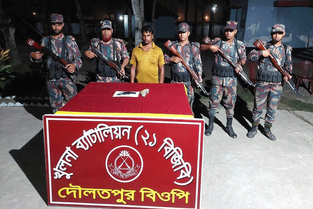 বেনাপোল সীমান্তে পিস্তলসহ একজন আটক