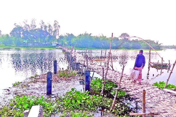দেবী চৌধুরানীর ধুম নদে এখনো বাঁশের সাঁকো