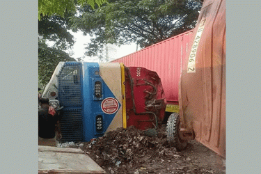 চট্টগ্রামে মালবাহী ট্রেনে ট্রাকের ধাক্কা, নিহত ১
